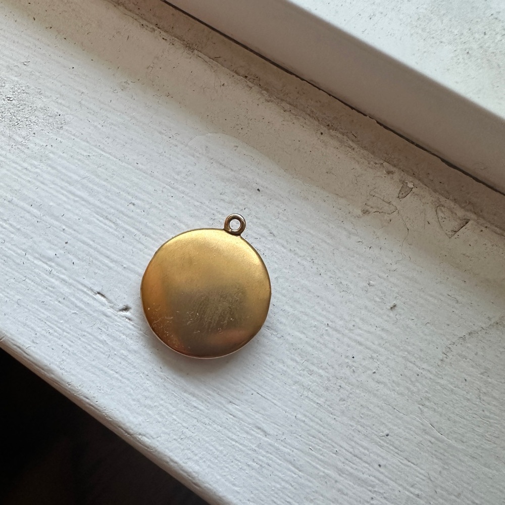 Vintage gold filled star locket - Picture 6 of 11